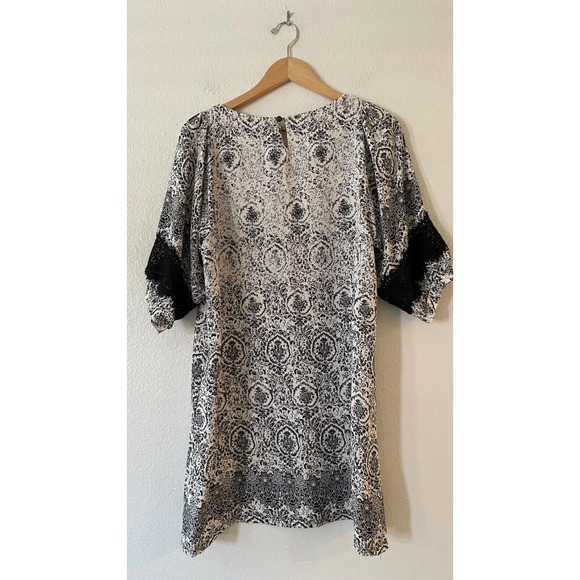 Pinkyotto Size S Black White Floral Damask Shift Dress Lace Trim Kimono Sleeve - Picture 3 of 8